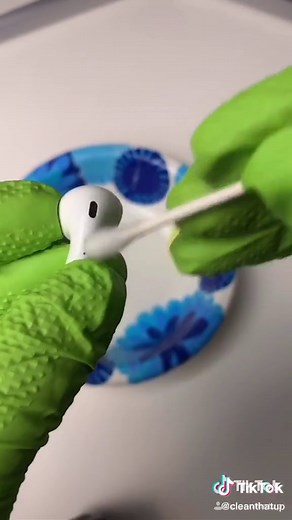 How to clean your AirPods! #satisfying #cleaning #airpods #apple #cleaninghacks #cleaningtips #howto #foryou #ratethings #cleaningtricks