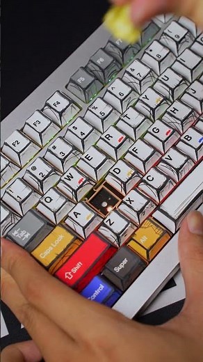 - Gundam Comic Style Keyboard Showcase -