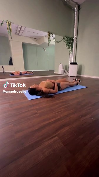 👠 💄 💋 #practice #floorwork #floorworkdance #sexy #legs #heels #pleaserheels #yoga #flexible #dance #findingmyinnerbaddie #baddie #buildingconfidence #asiangirl #filipina #prettygirl #ryantrey