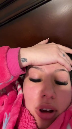 JESSYKARINA (@mrsplaytoomuch)’s video of man crying on bridge