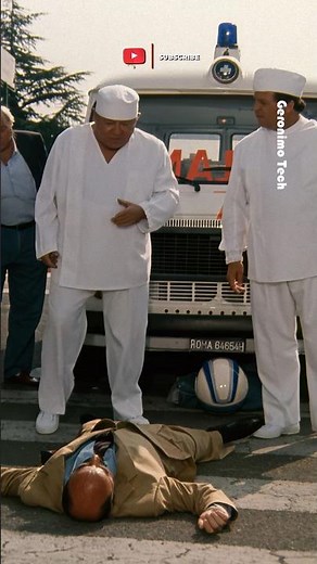 Guarda qua, vanno in giro senza casco! 💪😂 Dal film Le Comiche 2 #paolovillaggio #renatopozzetto