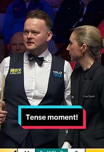 Snooker Referee Error: Light Turns On During Murphy's Shot