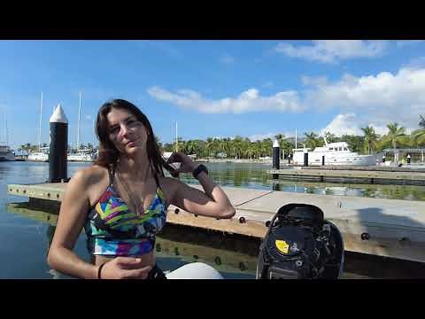 Eva repairs the 20hp Honda Outboard (4 stroke)