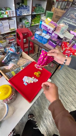 Small money &gold prank reaction #reaction #prank #shorts #trending #smallmoney #goldprank