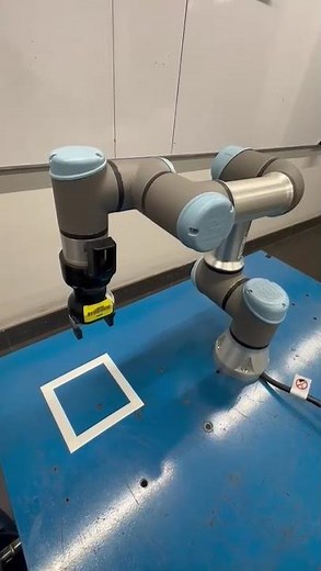 UR3e ejecutando trayectoria circular | Simulación en RoboDK con Python y TCP fijo