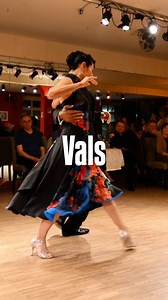 Try to follow the rhythm of that piano. Ti serve altro? #tangoargentino #julioalvareztango #silvinatse #tangodancer #tangomilonga | Julio Alvarez Tango