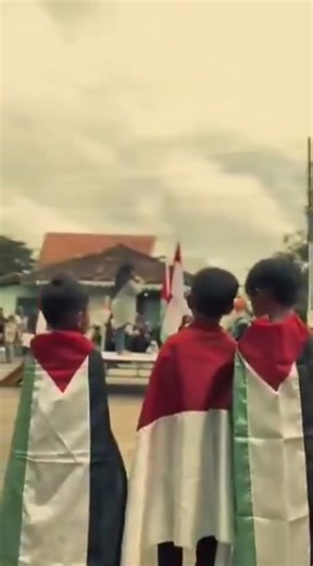 1.2K views · 91 reactions | Des militants de l'île de Java, en Indonésie, ont organisé une manifestation en soutien à la Palestine et contre le génocide israélien en cours dans la bande de Gaza. | Palestine Internationale Broadcast-en français | Facebook