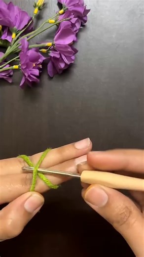 Crochet by Rii on Instagram: "Crochet Lucky Leaf Tutorial 🍀 #reel #cloverleaf #crochetleaf #fyp #explore"