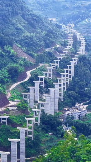 Construction Of Stepped Hollow Thin Wall Pier Group
