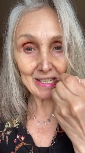 GILF makeup fast motion