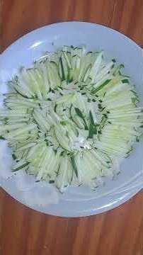 古早味家常手作：靈魂沾醬加持的爽脆「蒜泥白肉」！​​今天來動手做一道經典又下飯的家常好菜——蒜泥白肉！#美食
