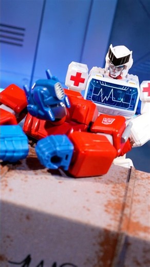 Come take your yearly autobot Prostate Exam! 😄🤖 [Audio by @Eggnog] #stopmotion