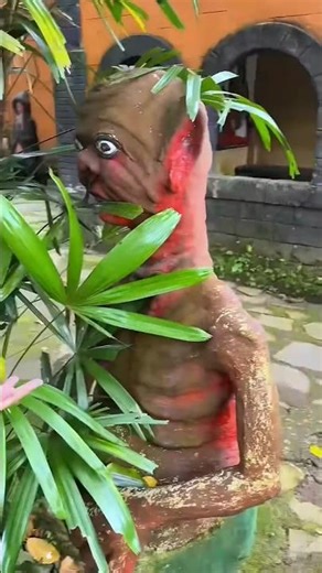 Mom has a red ghost.