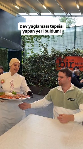 Burası Dev yağlama tepsisi yapıyor. Sana ısmarlamasını istediğin kişiye gönder @biresnaflokantasi Reklam Küçüksanayide şehir dışından bile insanların sadece bu lokantaya geldiği biryer. A Dan Z ye üst düzey biryer yağlan tepsisini tek başıma söyleyip yedim. Fiyatlar uygun. Servis çok hızlı çalışanlar güler yüzlü. 📍 Küçük sanayi cami yanı Beşevler sanayi sitesi 29. Sk no 27 #yemek #yağlama #lokanta | Gezyedoy