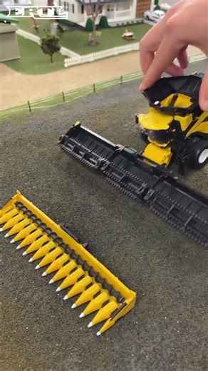 "Innovation that still has people talking"💙 #farming #toys #tractor #farm #combine #diecast #ertl