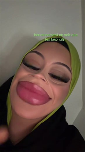 Vidéos de 𝐊 𝐁 𝐀 𝐘 𝐋 𝐈 𝐀 ⵣ (@kbayliiia) avec Over - R2Bees