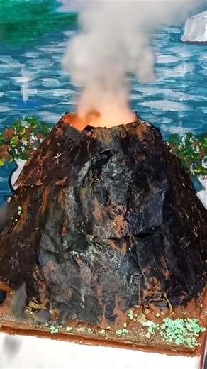 volcano eruption project#funtime #schoolactivities #volcano