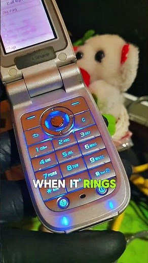 Before RGB, we had THIS! 😱 Sony Ericsson Z520i Flip #shorts #TheVintageDial