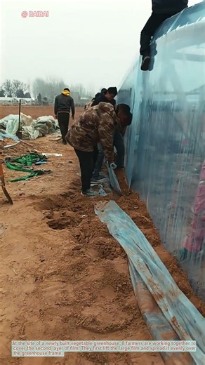 Rural Greenhouse Construction! 8 Farmers Stretching Second Layer Film 🌾