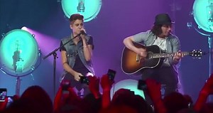 Justin Bieber All Around The World Acoustic LIVE Concert 2013