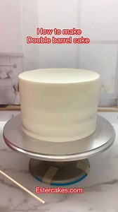 PLEASE READ THE CAPTION Video tutorial on how to make double barrel cake Cake size 8” round, total of 7 layers cake (4 layers at the bottom and 3 layers for the top tier) Alternate of vanilla and chocolate cake with strawberry jam filling. Swiss meringue buttercream frosting. I have cake board under the top tier, exactly the same size of the cake. You can sharpen your dowel with electric pencil ✏️ sharpener too. I m showing this for people who doesn't have pencil sharpener I use paper dowel for 