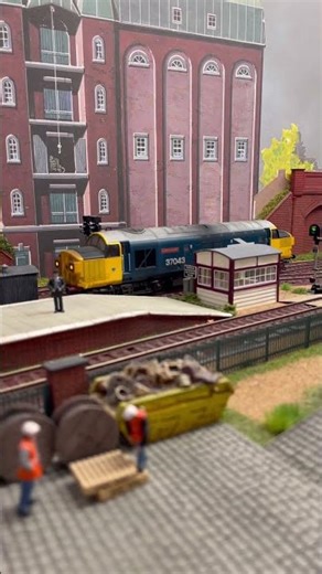 Bachmann Class 37 light engine movement - 523