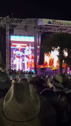 @Oliver Anthony put on a wonderful show last night at @Carolina Country Music Fest #ccmf2024 #carolinacountrymusicfestival #oliveranthonymusic