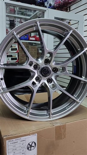 Flow Formed Racing 💝📦💯 Size: 19×8.5 Offset:  38mm Lugs: 5×114.3 Available for purchase✅️🥳 Call or whatsapp 8763420057