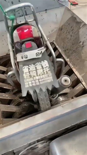 Scrap metal shredders and crushers, light and thin scrap metal crushing and processing equipment