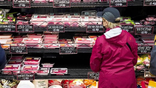 Navigating inflation during the holiday shopping season