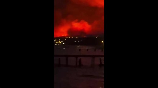 Wildfire turns sky hellish red as flames spread in Turkey