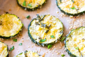 Baked Parmesan Zucchini Chips