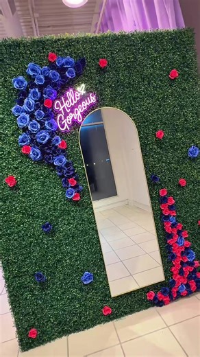 The Selfie Scene Opens This Weekend in Cincinnati!