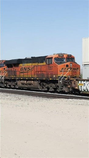 TRAIN SHORTS #00837 / WB BNSF 7616 WILD CROSSING 6-9-2025 #cassscenicrailroad #train #automobile
