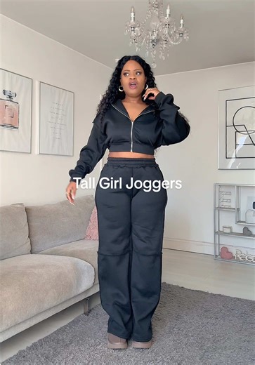 This tall girl friendly jogger set is thick, high waisted with a cropped hoodie and actually worth the hype ✨🖤 #tiktokmademebuyit #curvyfashion