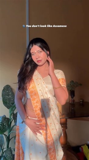 Debaroti (Priya)🦋 on Instagram: "Pitha khabo ne?😌🥰🙈 . , . . (Northeast, assam, assam girl, assamese, northeastern, Assamese girl, mekhela, traditional) . . #assamese #assamesegirl #pitha #gamkharu #assam"