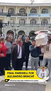 Recent car crash victim Alejandro Brincat was given one final farewell at Rabat’s Kolleġjata Bażilika u Proto-Parroċċa ta’ San Pawl. 🟡 Read: https://maltadaily.mt/final-farewell-for-late-alejandro-brincat/ #MaltaDaily | Malta Daily
