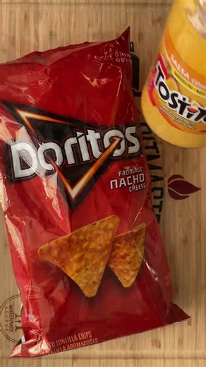 Easy cheesy Nachos appetizer hack #nachos #cheeselovers #chips