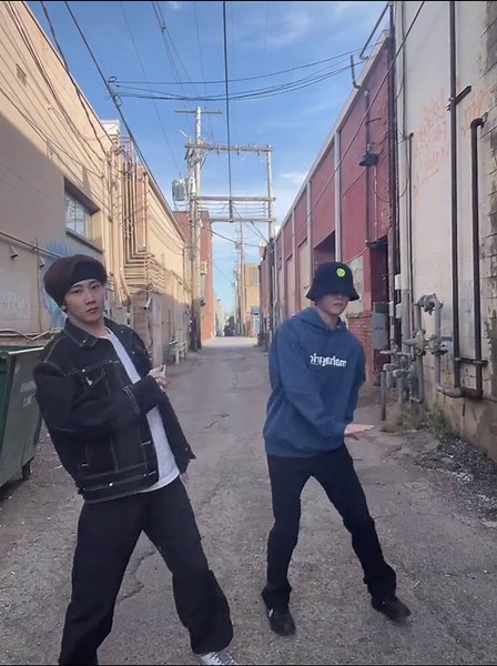 VERIVERY and HOYOUNG Say Less Challenge with GYEHYEON | Jamieboy