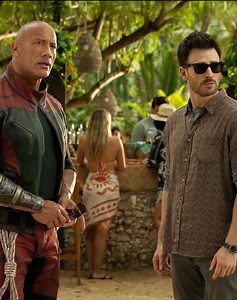 Sieh dir jetzt den Trailer zu RED ONE – Alarmstufe Weihnachten mit Dwayne The Rock Johnson and Chris Evans an. Ab November nur im Kino | Warner Bros. Pictures
