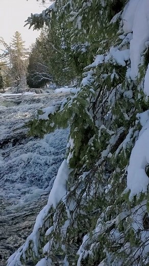 ❄️ The U.P. reigns supreme in snow! ❄️ Drumroll please... Michigan's Upper Peninsula has been crowned the **#1 Snow Destination in the United States** by the prestigious USA Today 10Best awards! This isn't just any winter wonderland, folks. The U.P. boasts: * **Epic snowfall:** Think fluffy powder, pristine slopes, and endless opportunities to carve your own tracks. Mount Bohemia, anyone? ⛷️ * **Cozy charm:** Quaint towns, crackling fireplaces, and friendly locals who know a thing or two about e