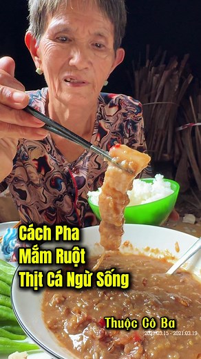 Cách pha mắm ruột thị cá ngừ sọc dưa ăn sống rất ngon. Má Thuộc Cô Ba là người sáng tạo ra mắm ruột thịt cá ngừ sọc dưa muối nhạt muối chua. #thuoccoba #ancungtiktok #mukbang