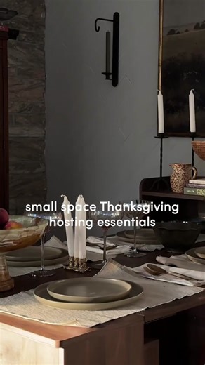 No dining room? No problem 💁‍♀ Share with a friend that needs this table.