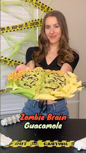 ZOMBIE BRAIN GUACAMOLE 🧠🥑 An easy last minute Halloween party food! #halloweenfood #halloweendiy