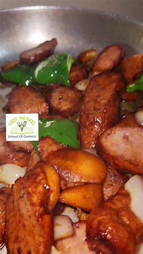 Stir-fry afast cooking technique involving frying small pieces of food in a lightly oiled pan over very high heat while stirring continuously. #cooking #tips #cookingathometiktoktv