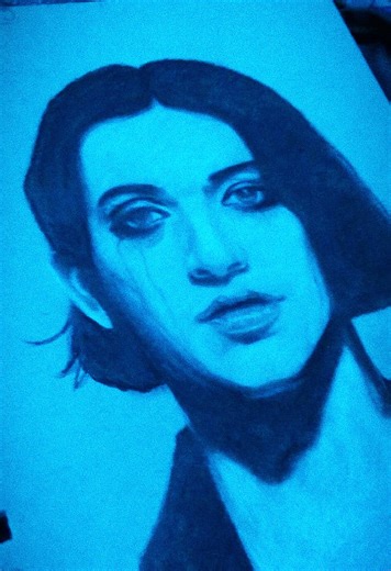 Did a lil traditional drawing of Brian for the first page of my new sketchbook, grey paper my favourite 😩 really wish I did a Timelapse of this one, but my phones been dying so fast lately. Also attempted using one of my colored lenses. These camera lenses will be so useful for my cosplays omg. I’ve got a fish eye lens too #brianmolko #placebo #placeboband #traditionalart #90srock @PLACEBOWORLD