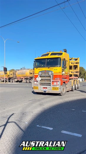 Kalari Kenworth K200 BAB Quad dry bulk tanker road trains making the now defunct short trip between a yard at Gillman and their yard at Largs Bay. #truck #kenworth #roadtrain | Australian Truck Action