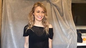 yes, chelsey, it looks bad. the world's jankiest self-tape audition back drop 😂 you do what you can when taping in your trailer already on set. thanks to @christopher.john.larkin we found a better solution and some ridiculous character choices. whaddup #twentiethcenturyfox check out that blanket acting. holla at cha girl. | Chelsey Reist