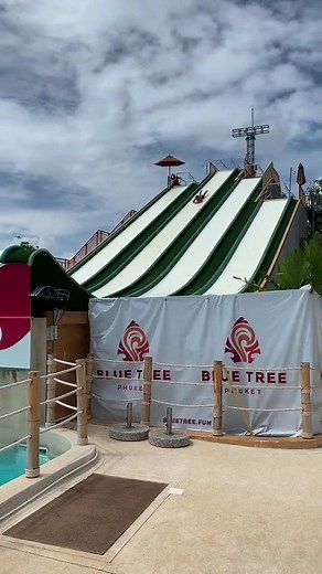Just simple Dive #top #freestyle #show #highdiving #entertainment #oceanbluetree #flip #lagoon #bluetreephuket #Thailand #challenge #competition #ocean #synchronizedswimming #phuket #pool #bluetreelagoon #double