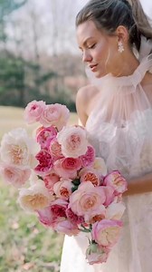 As wedding season approaches, look no further than these David Austin Wedding Roses for inspiration! Infinite color combinations and textures to evoke endless wonder, uniqueness and elegance for every bride-to-be. Image 1 - 3 Planning: @weddingsparrow Design & Styling: @joyproctor Florals: @bowsandarrowsflowers Photography: @lauragordon Videography: @yeattes_productions Venue & Rentals: @theivyrosebarn Hair, Make-up: @annabreeding Models: @hihellocole Bridal Gown: @ouma_bridal Floral Assistants: